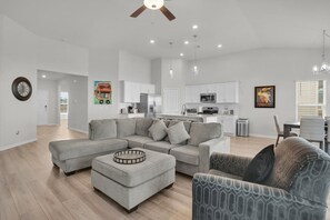 Smart TV, estéreo y monitor de computadora 