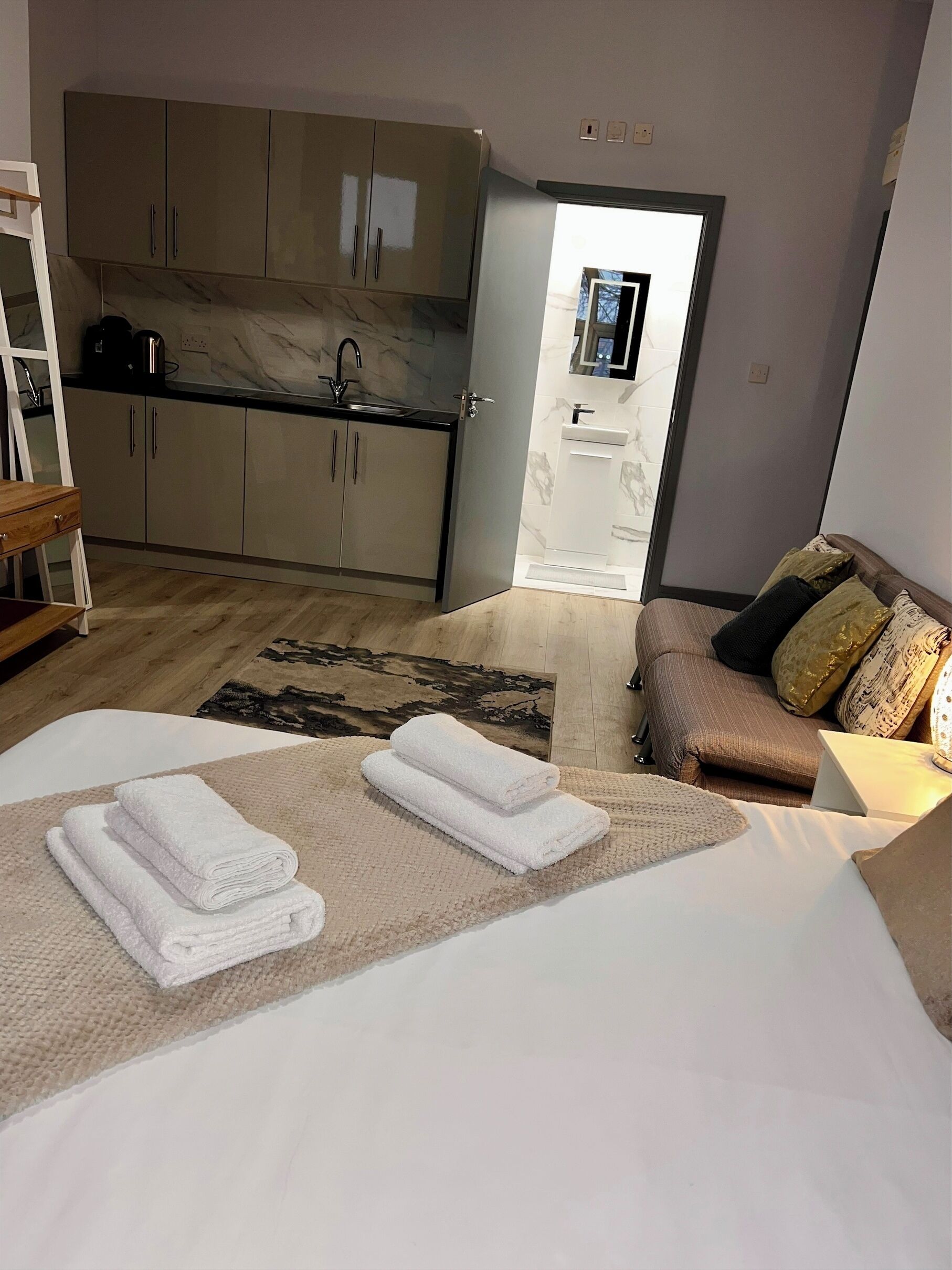 1 bedroom, iron/ironing board, WiFi, bed sheets