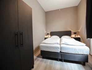 House | 5 bedrooms, bed sheets - Semi-detached Bungalow for 10 People With a Sauna (Terwolde)