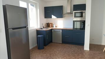 Micro-ondes, four, plaque de cuisson, lave-vaisselle