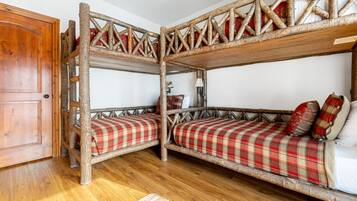 4 chambres, lit parapluie, Wi-Fi gratuit, draps fournis