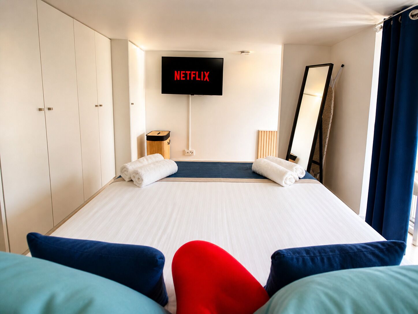 1 slaapkamer, een bureau, een strijkplank/strijkijzer, gratis wifi