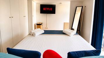 1 slaapkamer, een bureau, een strijkplank/strijkijzer, gratis wifi
