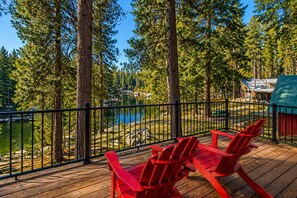 Terrace/patio - River | Hot Tub | Deck | Fenced Area | Dogs (Leavenworth)
