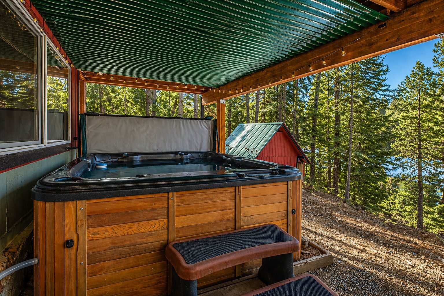 Outdoor spa tub