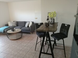 Dining - Cozy, bright apartment in a very quiet location (Detmold)