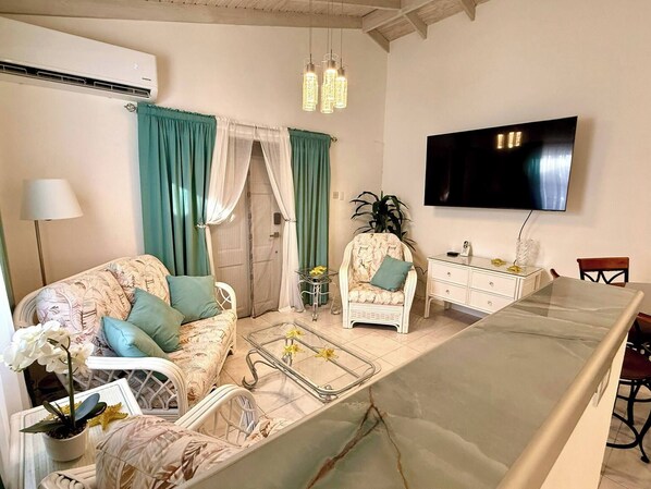 Living room - Steps to the Sea - 2bd By Zenbreak (Speightstown)