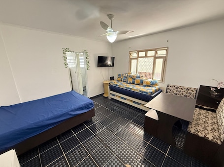 Studio | Blackout drapes, iron/ironing board, free WiFi