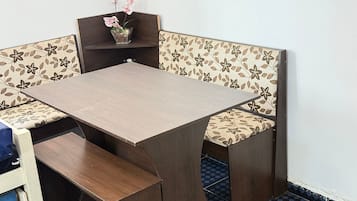 Studio | Dining