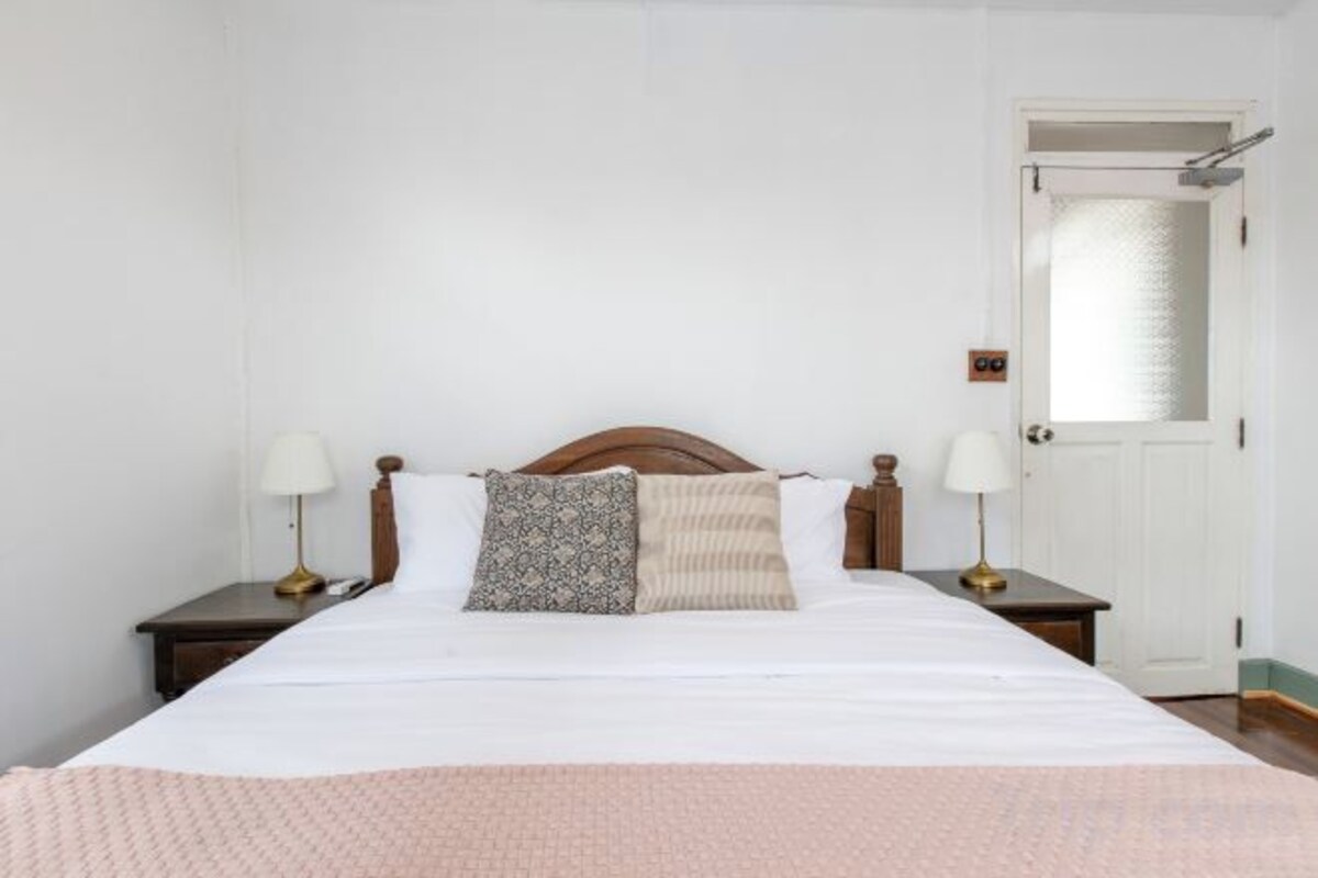 Soundproofing, iron/ironing board (on request), WiFi (free)