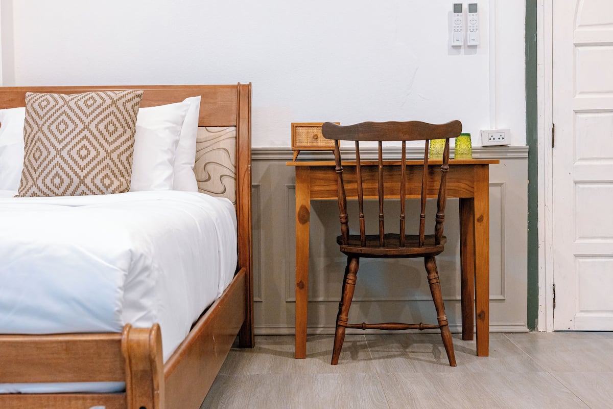 Deluxe Double Room, 1 King Bed, Non Smoking, Garden View