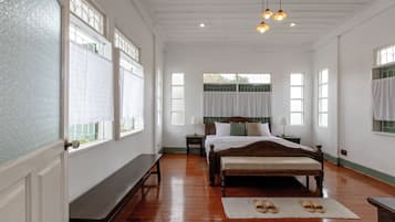 Classic Double Room, Non Smoking, Garden View | Soundproofing, iron/ironing board, free WiFi