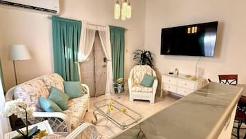 House, 3 Bedrooms, Patio | Ruang tamu