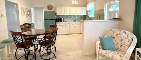 House, 3 Bedrooms, Patio | Dining room