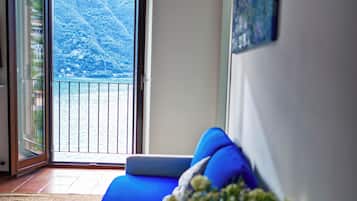 Apartment, Lake View | Living area