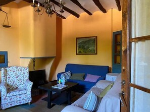 House | Living room - Farmhouse Near Gaudi's Birthplace Maspujols (Riudoms)