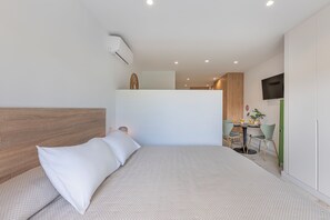 Bügeleisen/Bügelbrett, WLAN, Bettwäsche