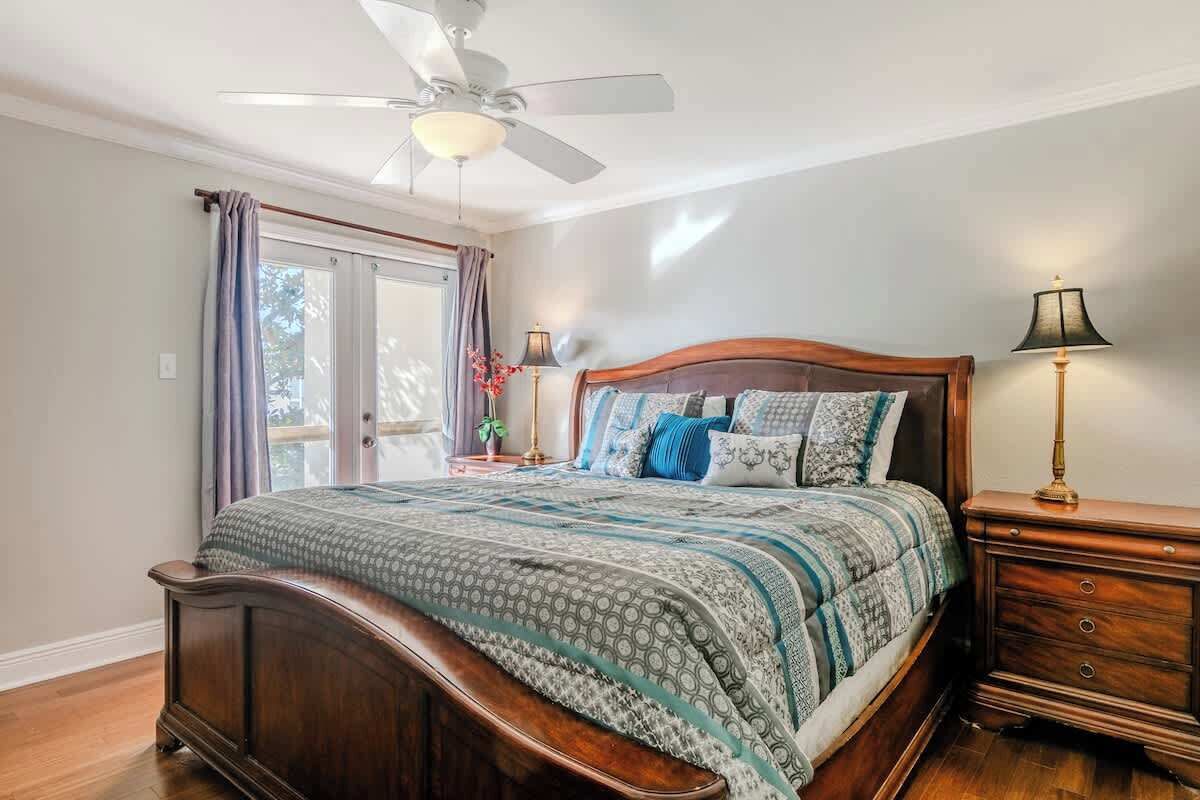 2 多间卧室、熨斗/熨衣板、免费 WiFi、床单