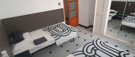 4 bedrooms, WiFi, bed sheets