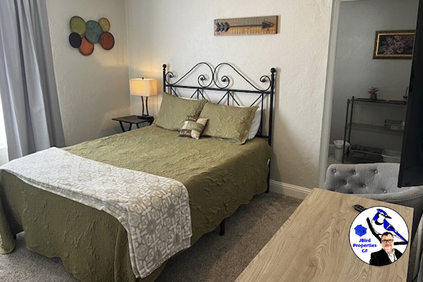 4 dormitoris, escriptori, planxa i posts de planxar i wifi gratuïta 