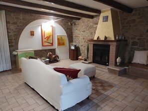 Smart TV - Family vacation home relaxation and nature (San Leucio del Sannio)