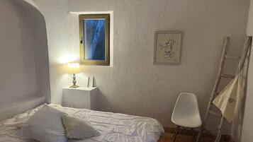 4 chambres, fer et planche à repasser, Wi-Fi, draps fournis