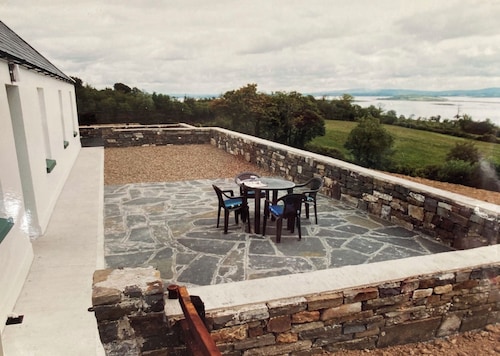 Scenic Cottage on the Shannon Estuary Way