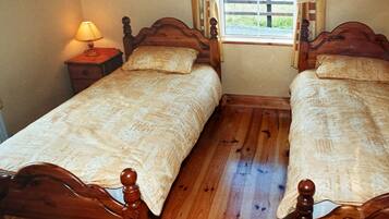 4 bedrooms, iron/ironing board, travel cot, free WiFi