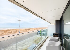 Apartment | Balcony - Apartment in Koksijde With Stunning Sea Views (Koksijde)