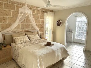 3 slaapkamers, een kluis op de kamer, een strijkplank/strijkijzer