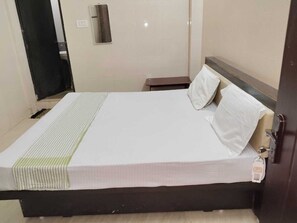 1 bedroom, desk, free WiFi