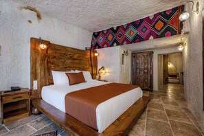 King Family Room | Select Comfort beds, minibar, laptop workspace, free WiFi - Gala Cave Cappadocia (Nevsehir)