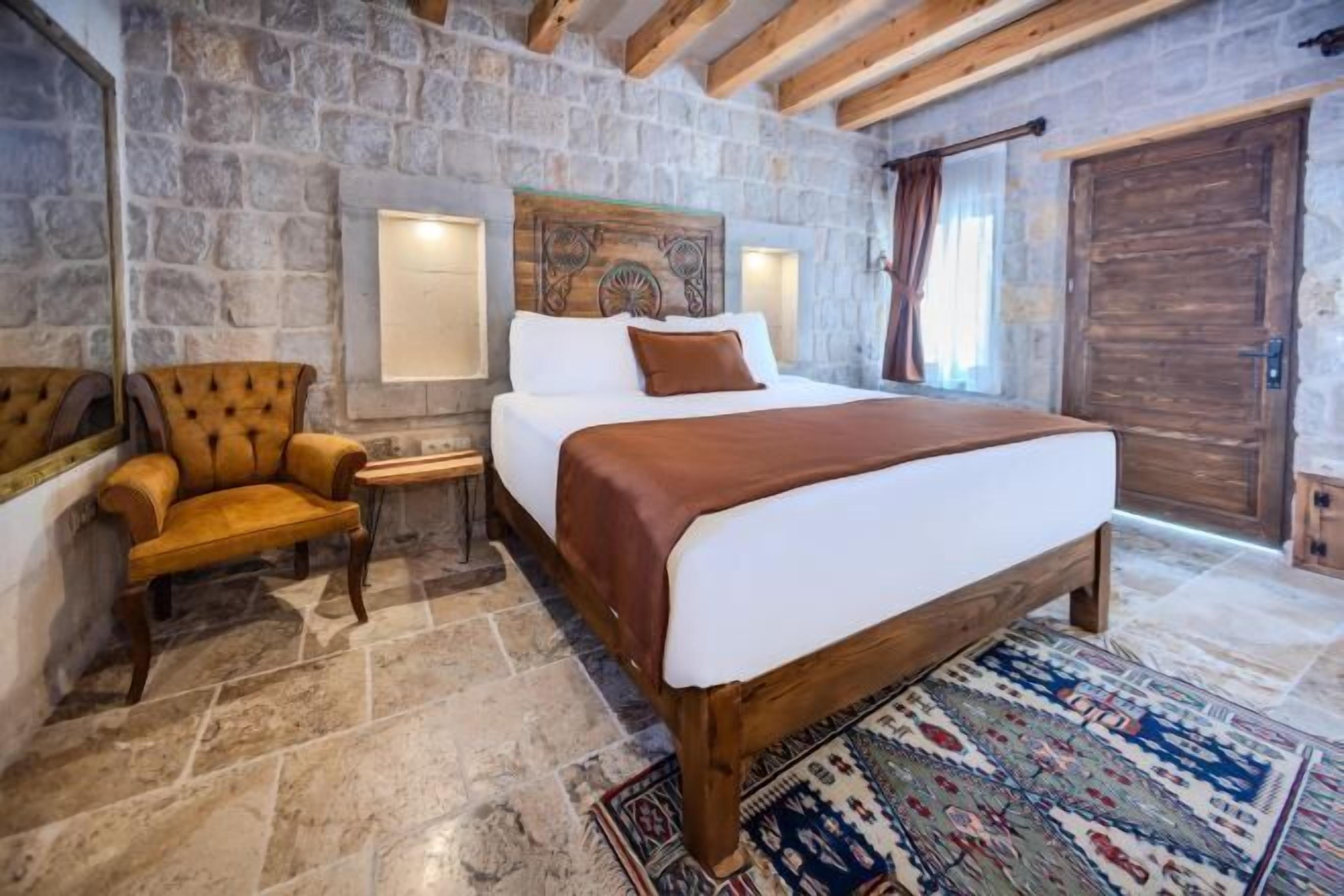 Select Comfort beds, minibar, laptop workspace, free WiFi