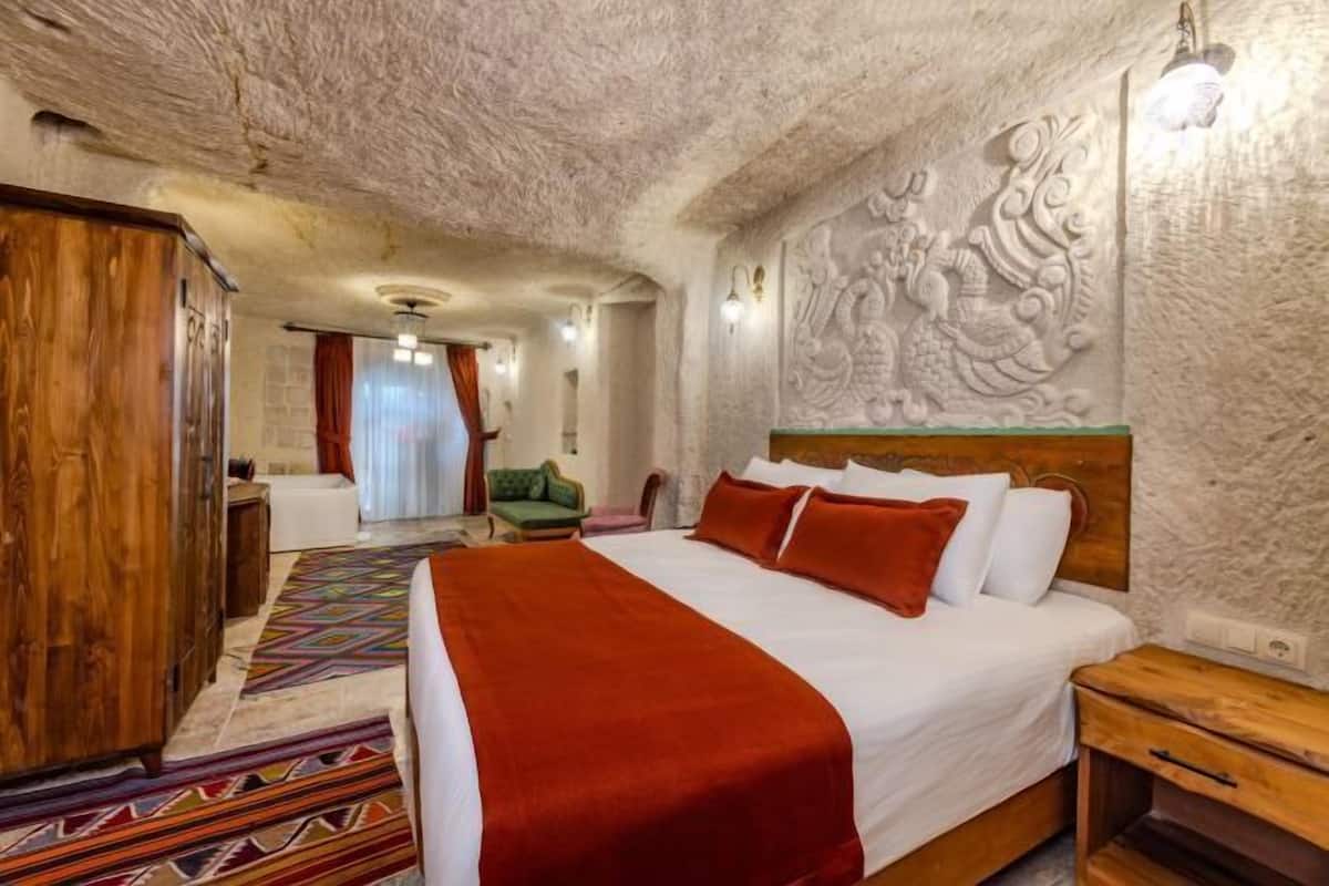 Select Comfort beds, minibar, laptop workspace, free WiFi