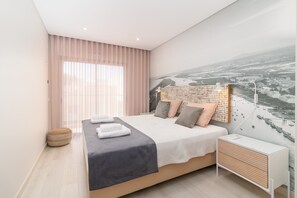 2 bedrooms, iron/ironing board, travel crib, free WiFi