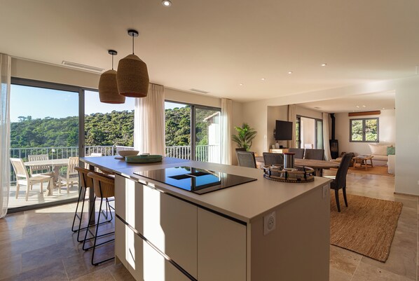 Interior - Villa G, with sea view, swimming pool, air conditioning (La Croix-Valmer)