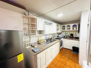 Microonde, forno, piano cottura, lavastoviglie