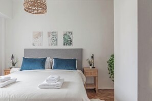 Apartment | 1 bedroom, blackout drapes, iron/ironing board, free WiFi