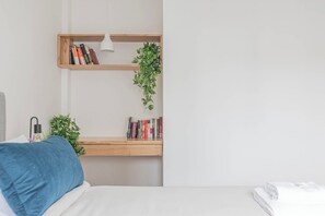 Apartment | 1 bedroom, blackout drapes, iron/ironing board, free WiFi