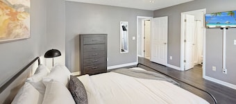 3BR Townhome w/Fire Pit | Near Walnut Creek