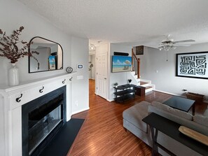 Smart TV, fireplace