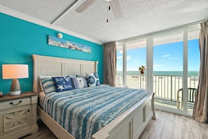 1 bedroom, iron/ironing board, free WiFi, bed sheets - Beachfront Studio in Treasure Island (Treasure Island)