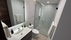 Handtücher, Seife, Toilettenpapier