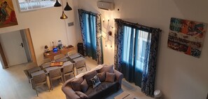 Living area - APARTMENT WITH ELEVATOR, TERRACE, GARAGE 15 MINUTES FROM THE SEA FOR 6 PEOPLE (Lespignan)