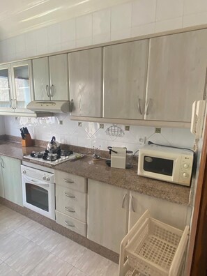 Private kitchen - CASABLANCA Cosy and ideally located (Dar-el-Beida)