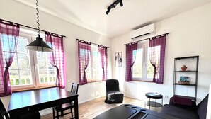House, Canal View | Living area - Maison proche rivière avec jardin  (Esneux)