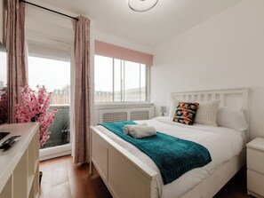 Apartamento, 2 habitaciones, fumadores, vistas a la ciudad | 2 dormitorios