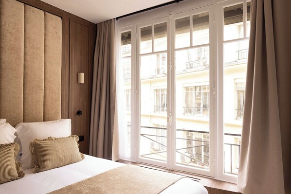 2 bedrooms, bed sheets - Elegant Apartment - AC- 2br-6p- Madeleine (Paris)