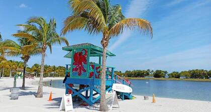 Bright and Cozy Home in Homestead