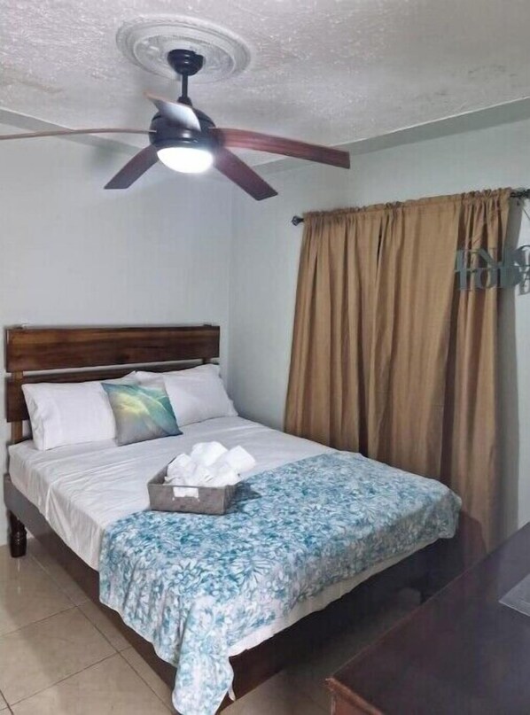 3 bedrooms, in-room safe, iron/ironing board, WiFi